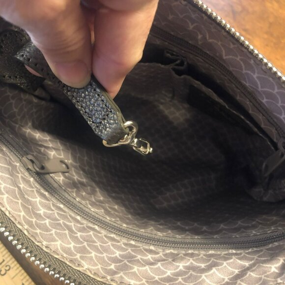 Brighton Crossbody Purse Outside pockets Weatherproof Faux Alligator Skin Hiking - Picture 10 of 13